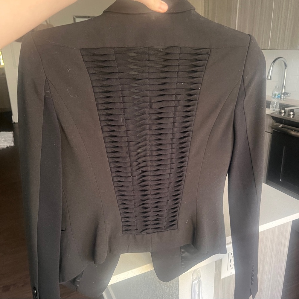 structured shoulder pad crop tailored blazer jacket
